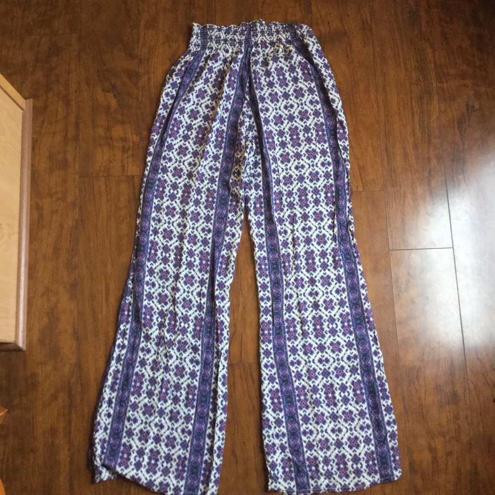 Brandy Melville- Palazzo wide leg Pants. Size OS - Picture 4 of 5